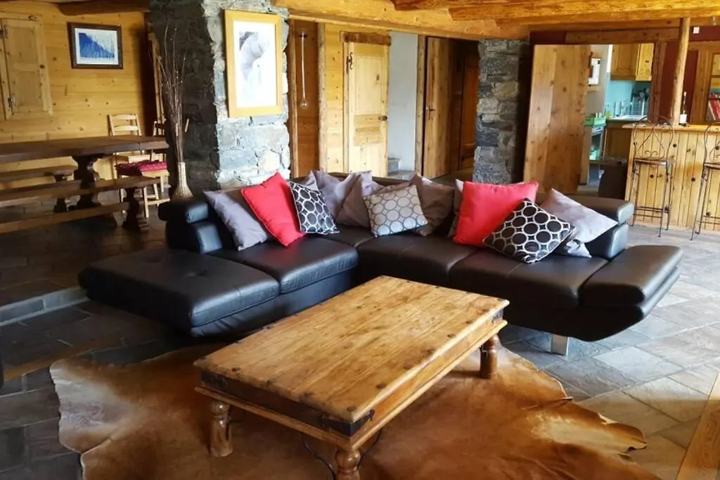 Paisible Chalet Montagne Avec Option Jacuzzi Seez France