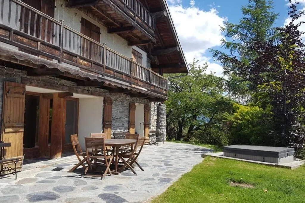 Paisible Chalet Montagne Avec Option Jacuzzi Seez