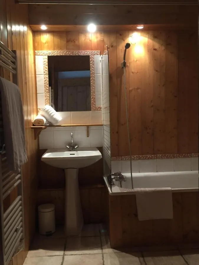 Paisible Chalet Montagne Avec Option Jacuzzi Seez